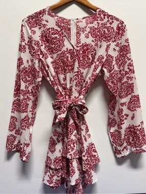 Women’s White and Red Floral Tie-Waist Short Jumper